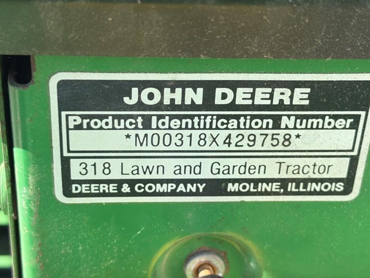 john-deere-318-image-10