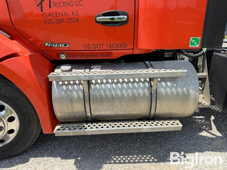 2016-kenworth-t680-image-10