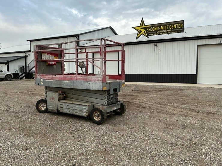 #1301-•-mec-254ht-scissor-lift-image-3