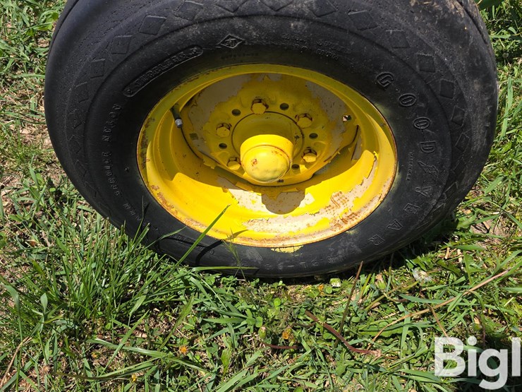 john-deere-running-gear-trailer-image-19