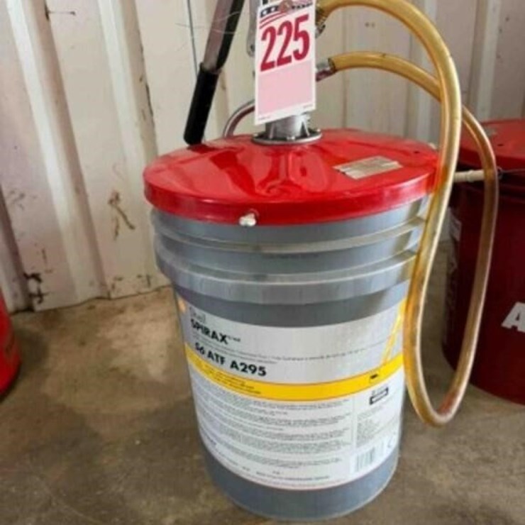 5-gallon bucket with hand pump