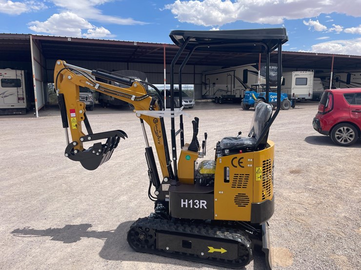 #2650-•-unused-cfg-mini-excavator-image-9