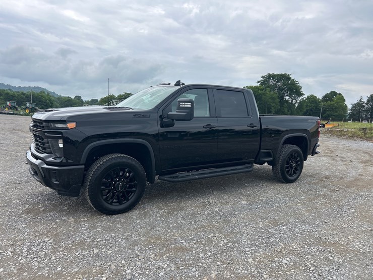 2026-chevrolet-2500hd-image-1