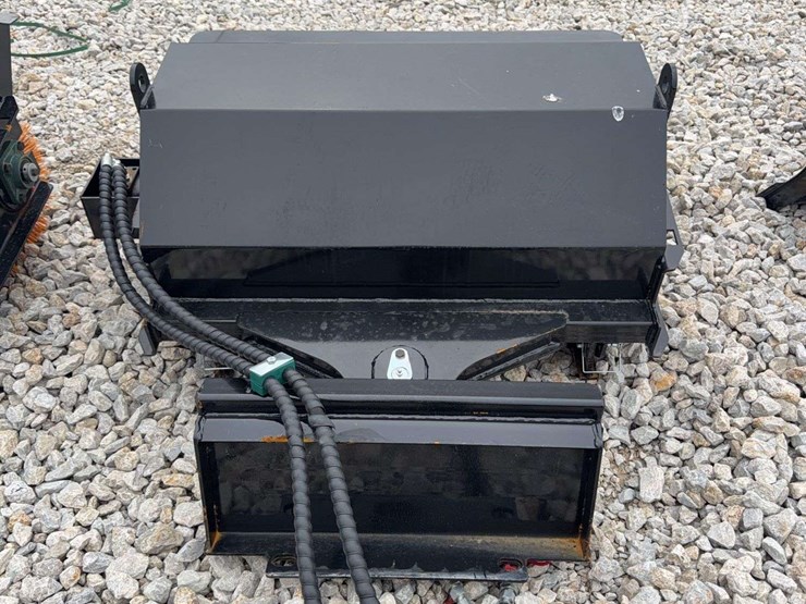 hydraulic-rotary-broom-attachment-for-mini-skid-steer-image-2