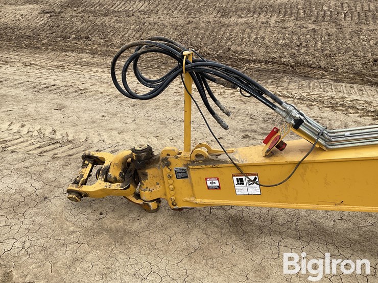 2020-deere-2412e-image-9