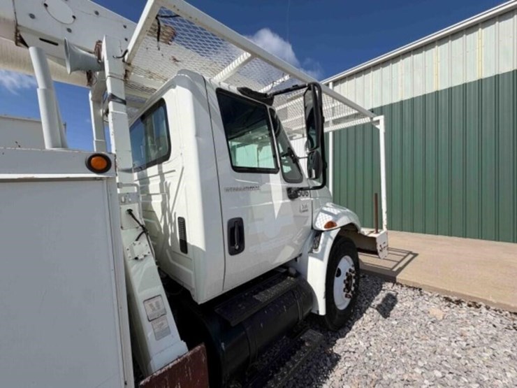 2005-international-durastar-4300-image-29