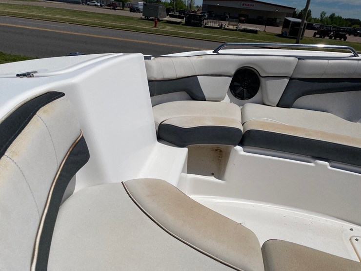 #7032-•-2014-yamaha-212ss-boat-with-trailer-(has-title)-(antigo,-wi)-image-15