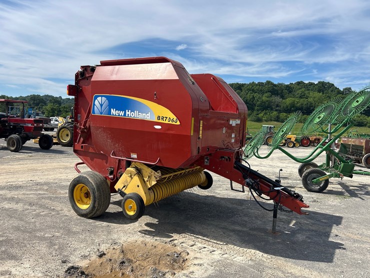 new-holland-br7060-image-1