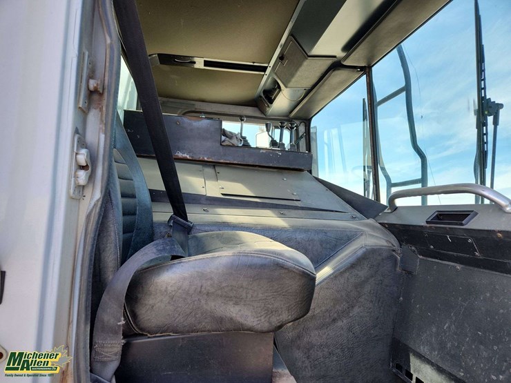 1999-mack-mr690s-image-13