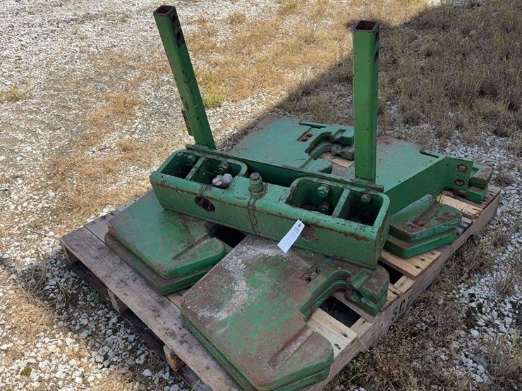 8-john-deere-suitcase-weights-and-bracket-(one-money-bid)-image-2