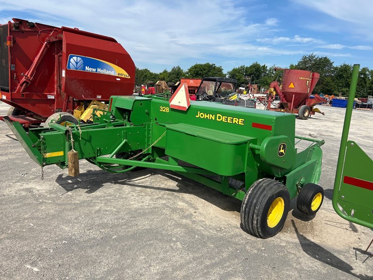 john-deere-328-image-6