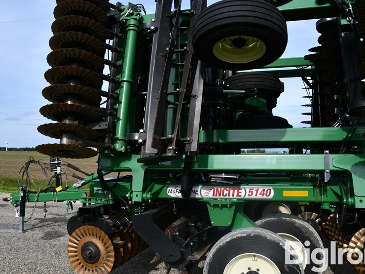 mcfarlane-incite-5140-drb-40'-universal-tillage-image-18
