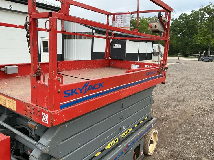 #1304-•-2007-skyjack-sj4632-scissor-lift-image-8