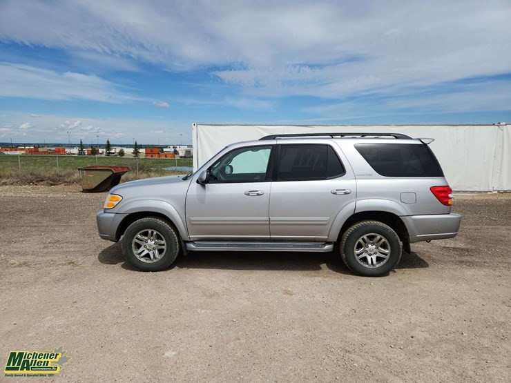 2002-toyota-sequoia-limited-image-2