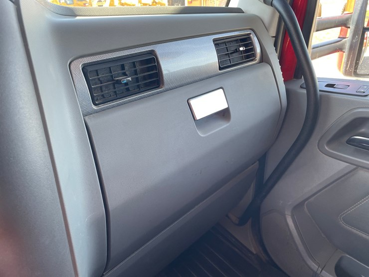 2019-kenworth-t880-image-52
