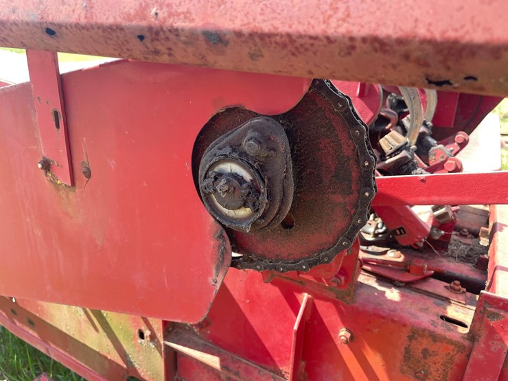 new-holland-273-image-25