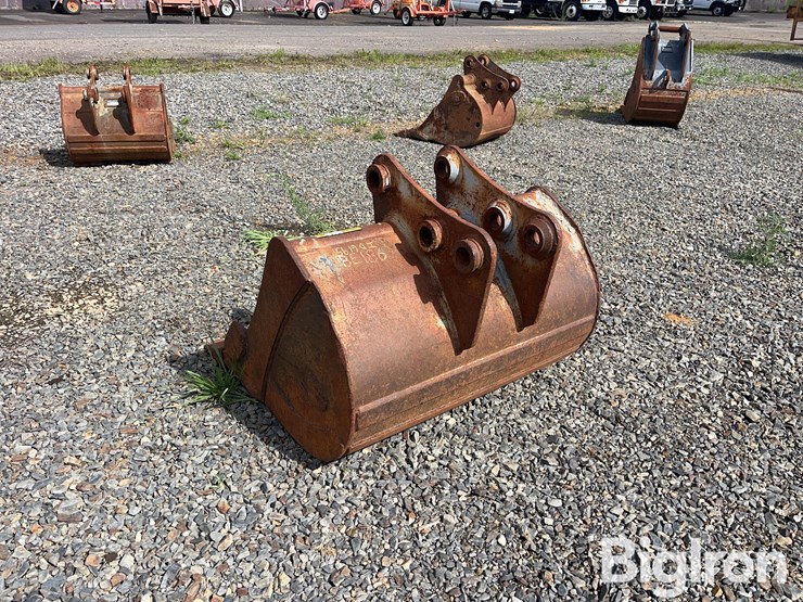 strickland-36"-backhoe-bucket-image-7