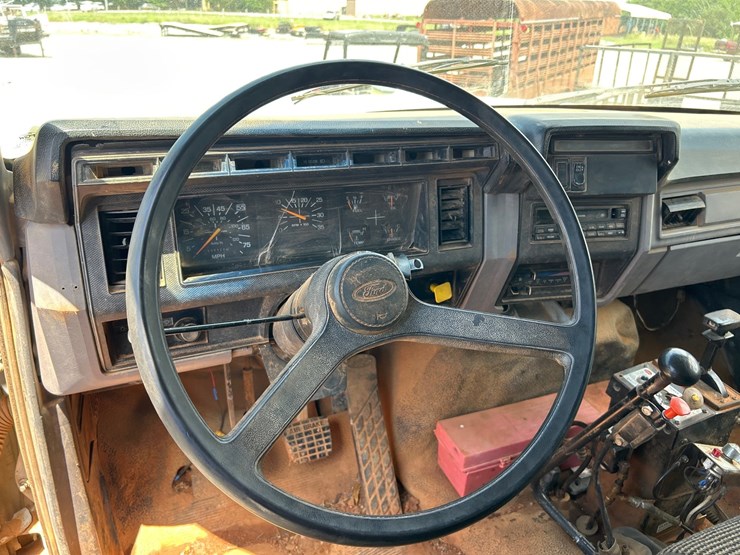 1999-ford-f800-image-12