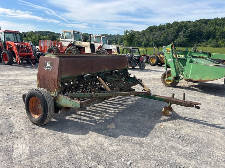 john-deere-8200-image-1