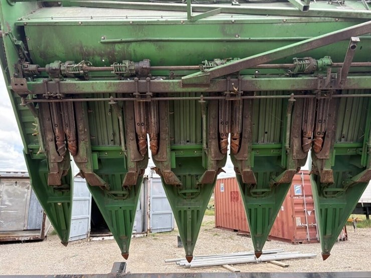 john-deere-12-image-7