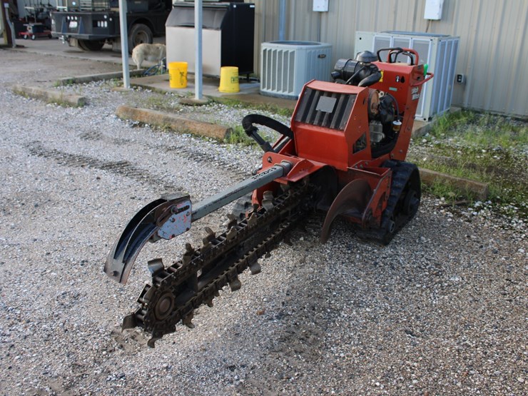 ditch-witch-c24x-image-3