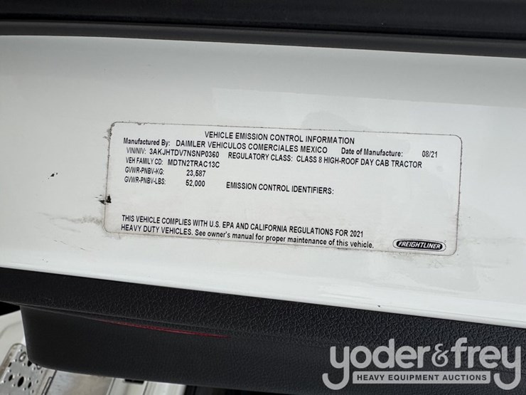 2022-freightliner-cascadia-116-image-43