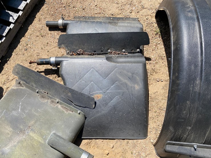 #7422-•-truck-mud-flaps,-fenders-and-paneling-(antigo,-wi)-image-5