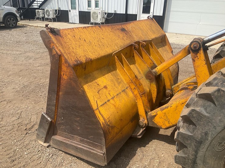 1980-john-deere-644-image-13