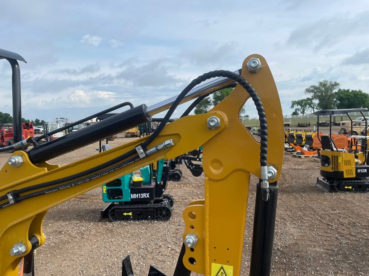 #2038-•-2026-cfg-h13r-mini-excavator-image-6