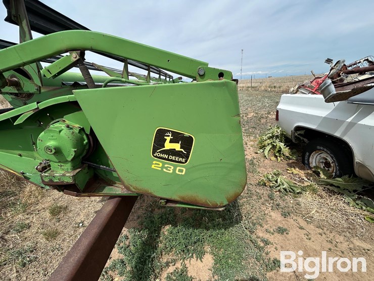 1982-john-deere-230-image-9