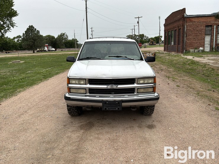 1996-chevrolet-tahoe-image-2