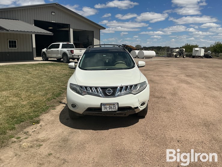 2010-nissan-murano-image-2