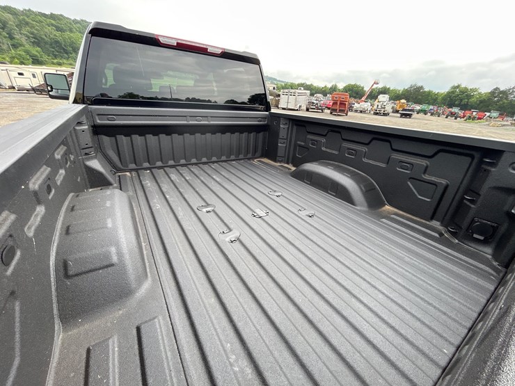 2026-chevrolet-2500hd-image-11