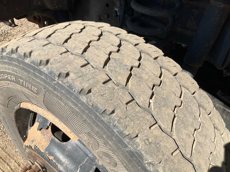 2017-ford-f350-image-18