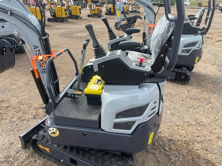 #2032-•-unused-2026-ats-mini-excavator-image-18