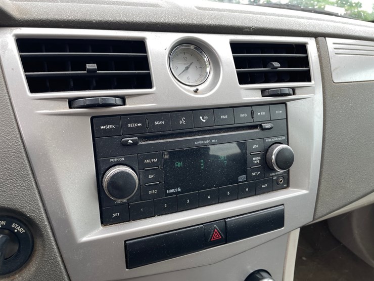 #206-•-2008-chrysler-sebring-(has-wi-title)-image-54