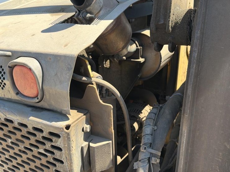 #1154-•-2010-john-deere318d-skid-steer-image-13