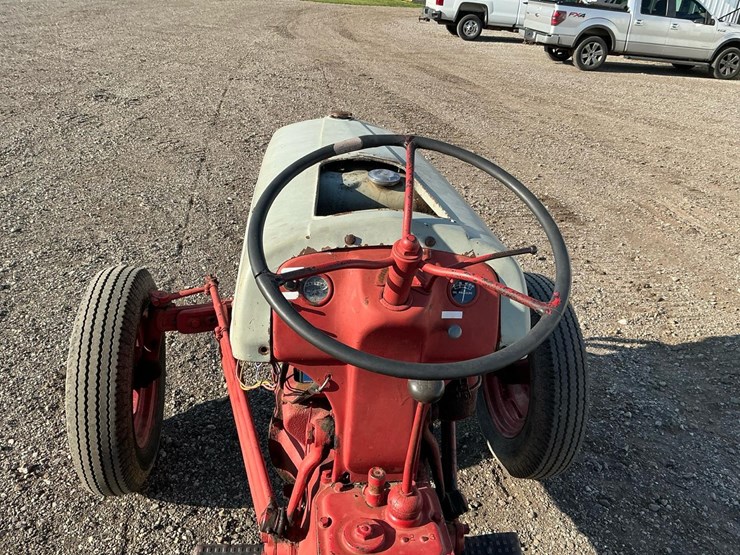 1951-ford-8n-image-32