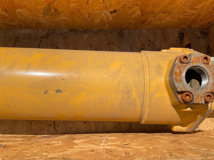 caterpillar-c27-image-9
