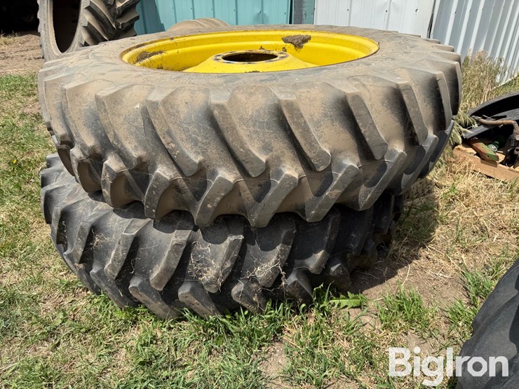 john-deere-8200-image-1