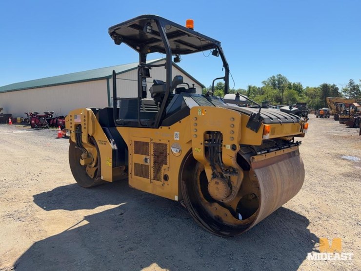 2016-caterpillar-cb54b-image-7