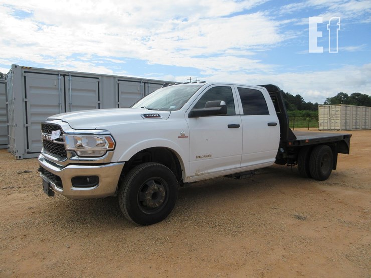 2022-dodge-3500-image-1