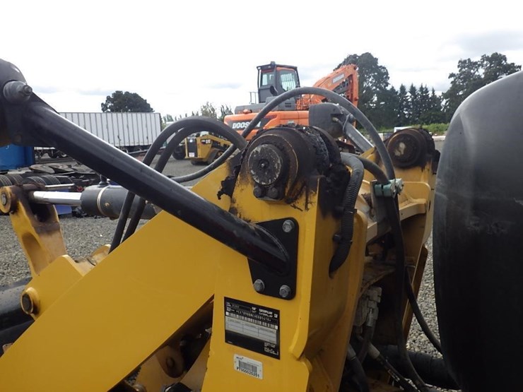 caterpillar-908m-image-24