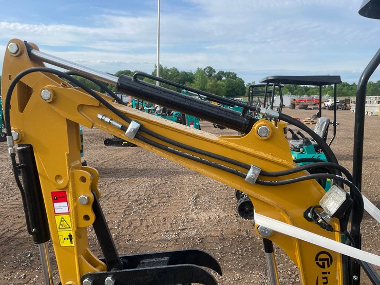 #2036-•-2026-cfg-h13r-mini-excavator-image-22
