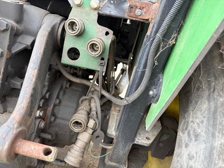 john-deere-4710-image-9