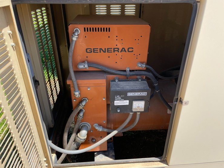 #7057-•-generac-2000-series-natural-gas-generator-(deerbrook,-wi)-image-7