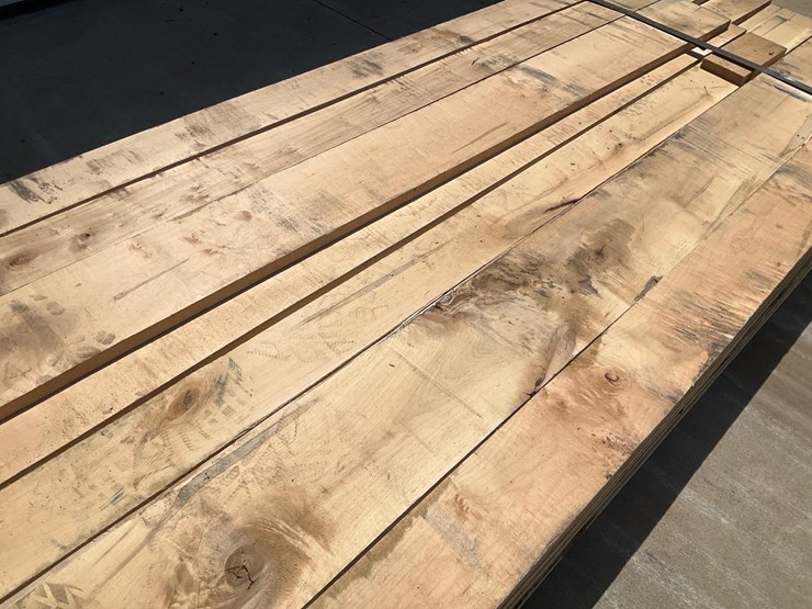 #4118-•-bundle-of-maple-lumber-image-3