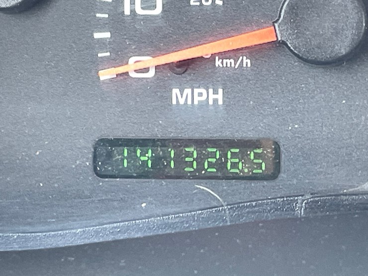 2003-ford-f550-image-124