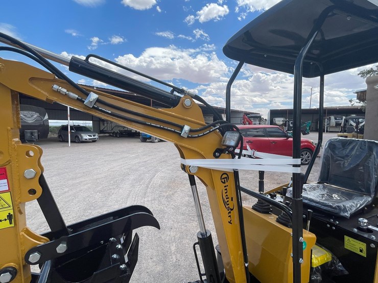 #2650-•-unused-cfg-mini-excavator-image-22