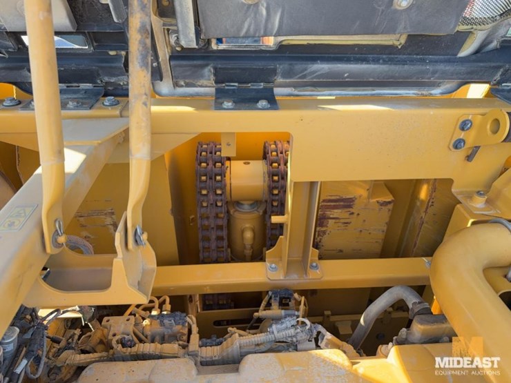 2017-caterpillar-349fl-image-27